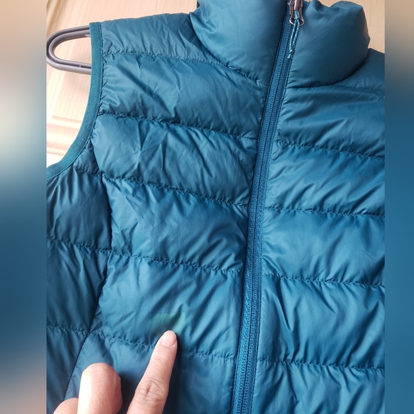 Eddie Bauer Women's Teal Puffer Vest XS 80% Down - Picture 9 of 11